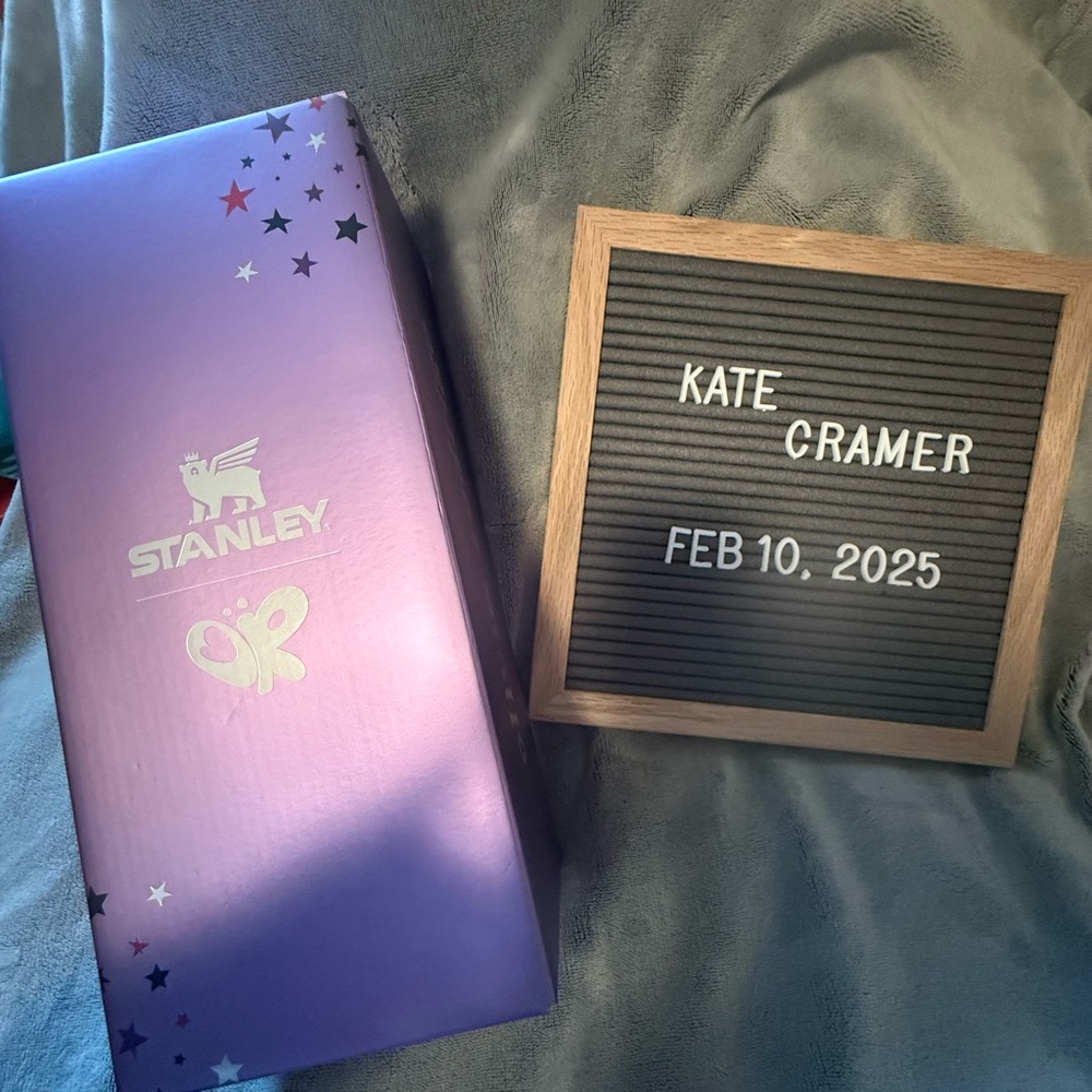 Stanley x Olivia Rodrigo Quencher H2.0 FlowState™ Tumbler | 40 OZ